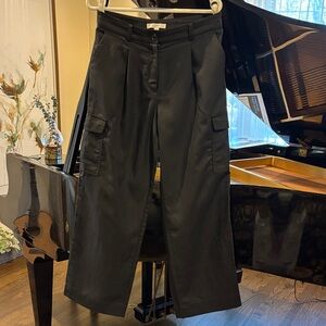 LOFT Black Cargo Wide-Leg Pants size 6P
